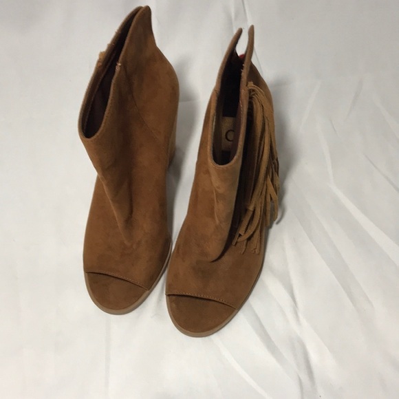 dv by Dolce Vita Suede Booties W/ Fringe - Picture 3 of 5